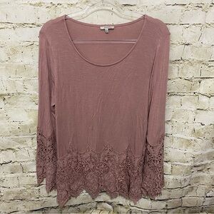 Jodifl Blush Pini Floral Lace Crochet Tunic Top
